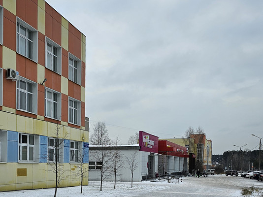 Продам трехкомнатную (3-комн.) квартиру, Докучаева ул, 32, Пермь г