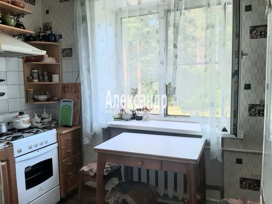 Продам трехкомнатную (3-комн.) квартиру, Сортавальское ш, 63А, Приозерск г