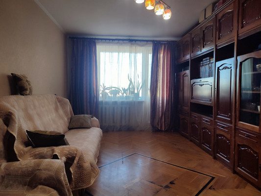 Продам трехкомнатную (3-комн.) квартиру, Аральская ул, 71/88, Симферополь г