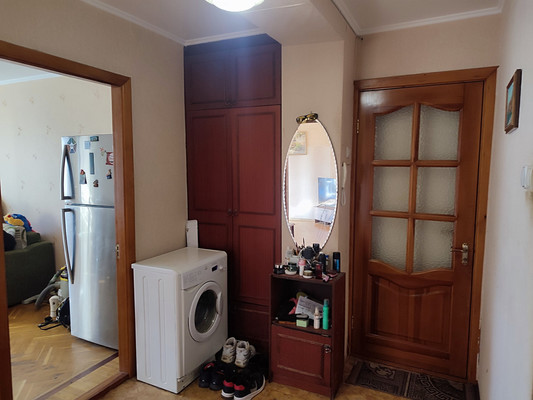 Продам трехкомнатную (3-комн.) квартиру, Аральская ул, 71/88, Симферополь г