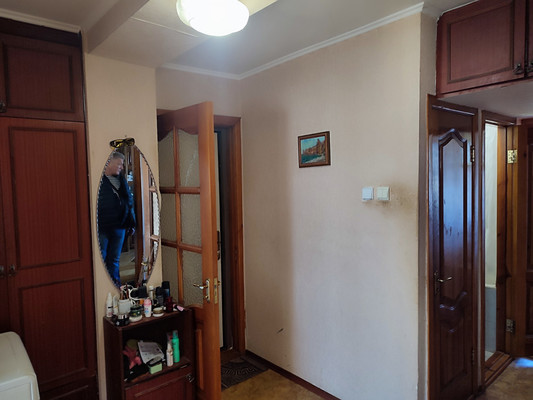 Продам трехкомнатную (3-комн.) квартиру, Аральская ул, 71/88, Симферополь г