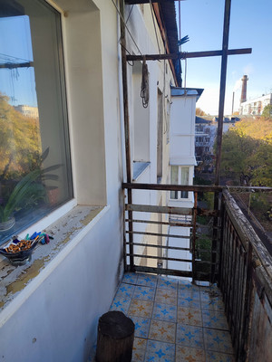 Продам трехкомнатную (3-комн.) квартиру, Аральская ул, 71/88, Симферополь г
