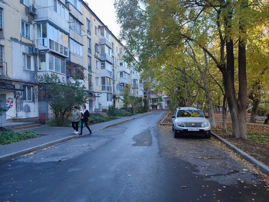 Продам трехкомнатную (3-комн.) квартиру, Аральская ул, 71/88, Симферополь г