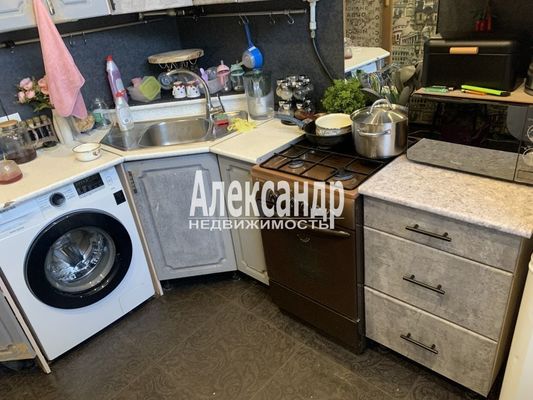 Продам комнату в 3-комн. квартире, Пограничника Гарькавого ул, 5к1, Санкт-Петербург г