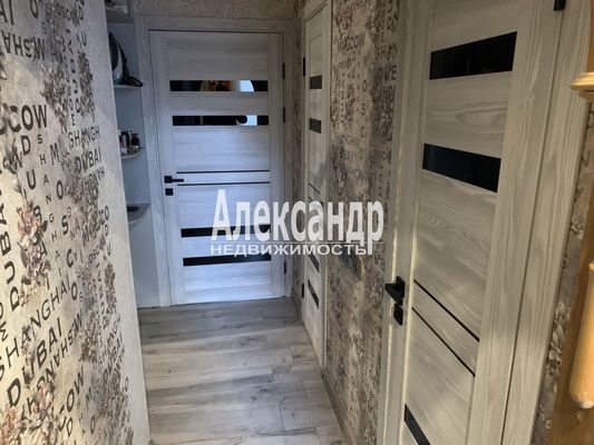 Продам комнату в 3-комн. квартире, Пограничника Гарькавого ул, 5к1, Санкт-Петербург г