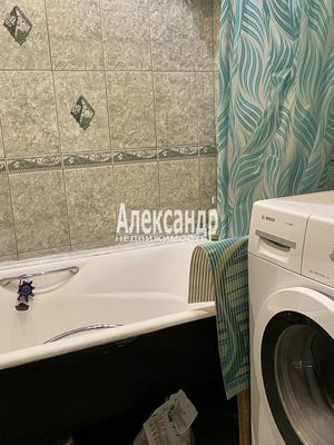 Продам многокомнатную квартиру, Уточкина ул, 2к1, Санкт-Петербург г