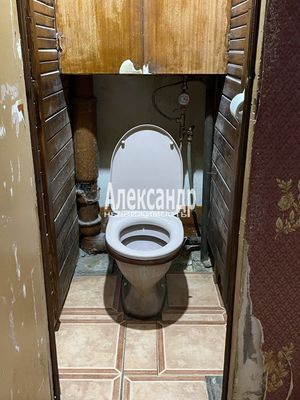 Продам многокомнатную квартиру, Уточкина ул, 2к1, Санкт-Петербург г
