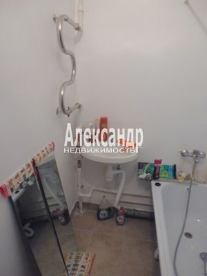 Продам двухкомнатную (2-комн.) квартиру, Кирова пр-кт, 25к3, Подпорожье г