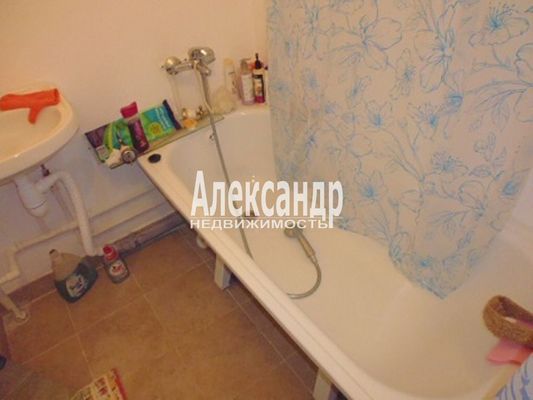 Продам двухкомнатную (2-комн.) квартиру, Кирова пр-кт, 25к3, Подпорожье г