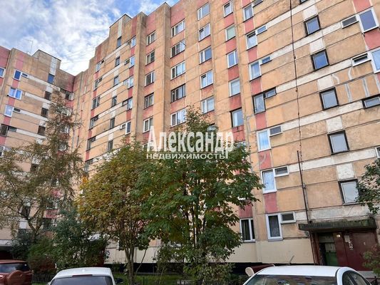 Продам трехкомнатную (3-комн.) квартиру, Маршала Жукова пр-кт, 33к1, Санкт-Петербург г