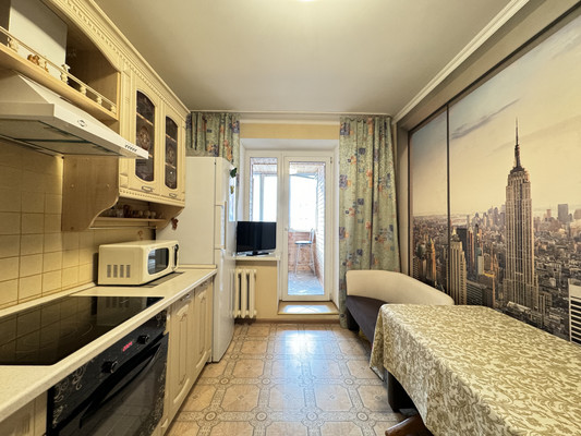 Продам однокомнатную (1-комн.) квартиру, Московский пер, 42к2, Брянск г