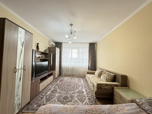Продам однокомнатную (1-комн.) квартиру, Московский пер, 42к2, Брянск г