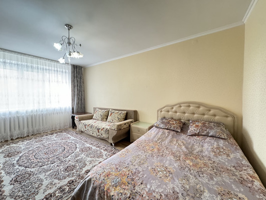 Продам однокомнатную (1-комн.) квартиру, Московский пер, 42к2, Брянск г