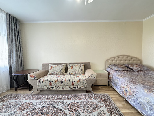 Продам однокомнатную (1-комн.) квартиру, Московский пер, 42к2, Брянск г