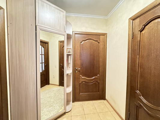 Продам однокомнатную (1-комн.) квартиру, Московский пер, 42к2, Брянск г