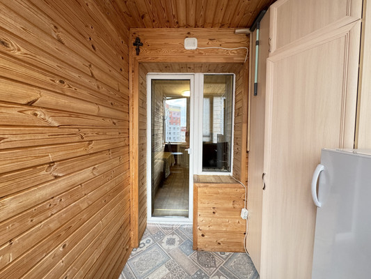 Продам однокомнатную (1-комн.) квартиру, Московский пер, 42к2, Брянск г