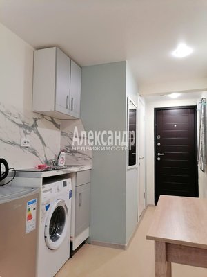 Продам долю в 1-комн. квартире, Моисеенко ул, д. 15-17, Санкт-Петербург г