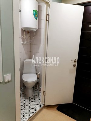 Продам долю в 1-комн. квартире, Моисеенко ул, д. 15-17, Санкт-Петербург г