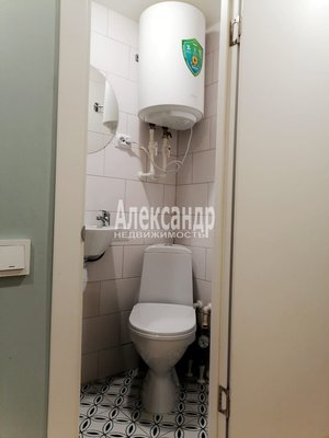 Продам долю в 1-комн. квартире, Моисеенко ул, д. 15-17, Санкт-Петербург г