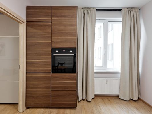 Продам однокомнатную (1-комн.) квартиру, 26-я В.О. линия, , 7, Санкт-Петербург г