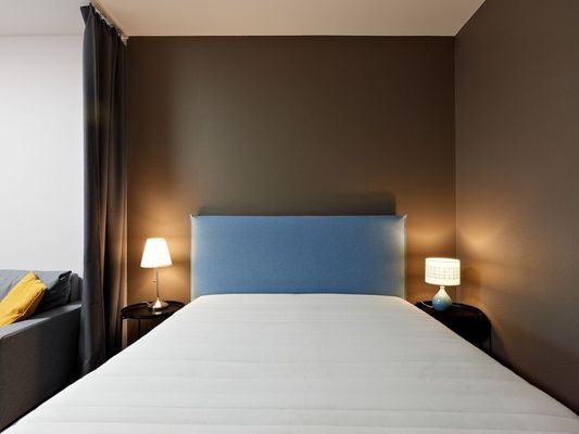 Продам однокомнатную (1-комн.) квартиру, 26-я В.О. линия, , 7, Санкт-Петербург г