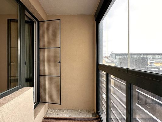 Продам однокомнатную (1-комн.) квартиру, 26-я В.О. линия, , 7, Санкт-Петербург г