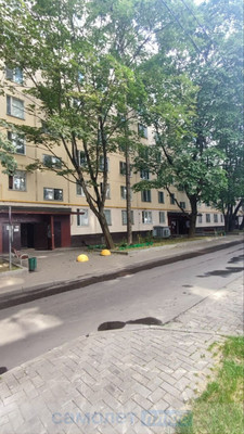 Продам трехкомнатную (3-комн.) квартиру, Чертановская ул, 43к2, Москва г