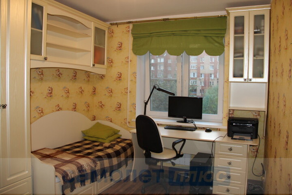 Продам трехкомнатную (3-комн.) квартиру, Генерала Ремезова б-р, 6, Голицыно г