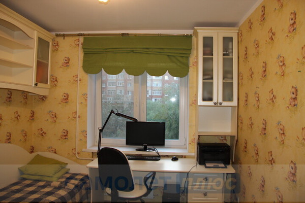 Продам трехкомнатную (3-комн.) квартиру, Генерала Ремезова б-р, 6, Голицыно г