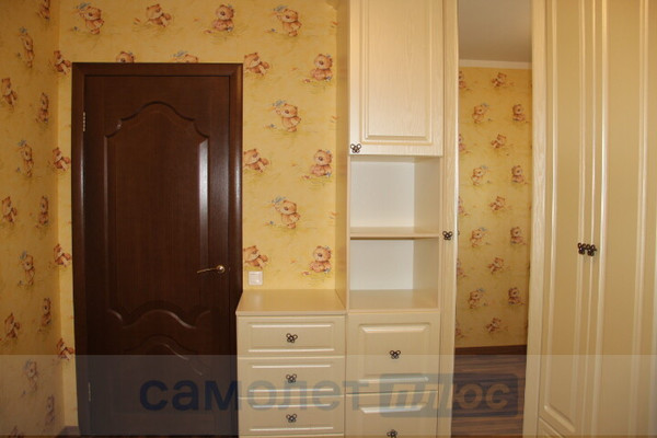 Продам трехкомнатную (3-комн.) квартиру, Генерала Ремезова б-р, 6, Голицыно г