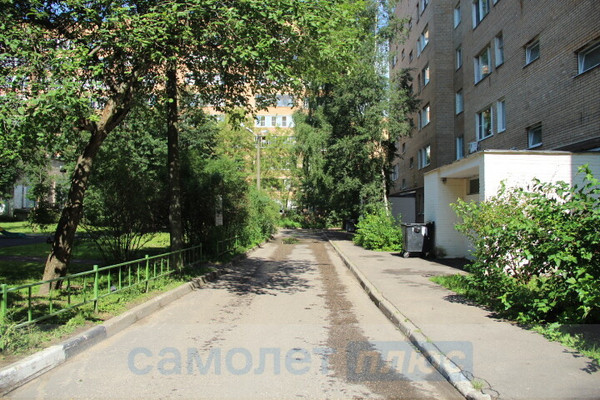 Продам трехкомнатную (3-комн.) квартиру, Генерала Ремезова б-р, 6, Голицыно г