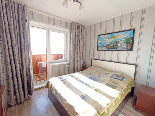 Продам трехкомнатную (3-комн.) квартиру, Д мкр, 39, Новомичуринск г
