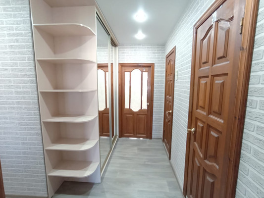 Продам трехкомнатную (3-комн.) квартиру, Д мкр, 39, Новомичуринск г