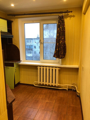Продам двухкомнатную (2-комн.) квартиру, Парковая ул, 4к3, Великий Новгород г