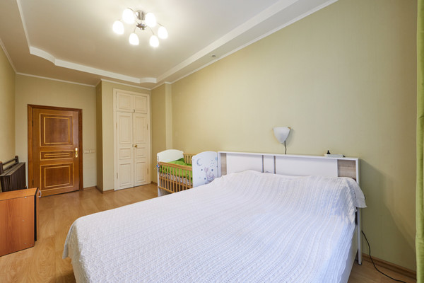 Продам трехкомнатную (3-комн.) квартиру, Доватора ул, 19, Челябинск г