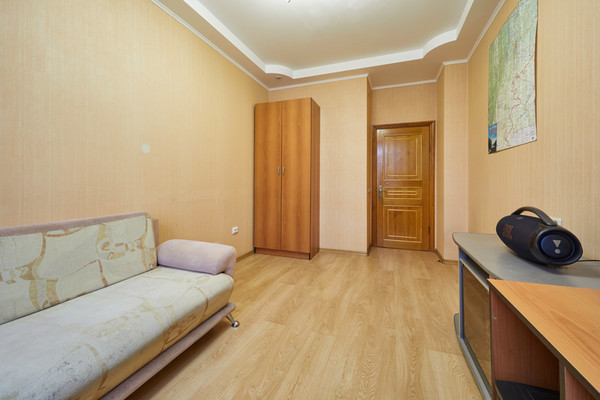 Продам трехкомнатную (3-комн.) квартиру, Доватора ул, 19, Челябинск г