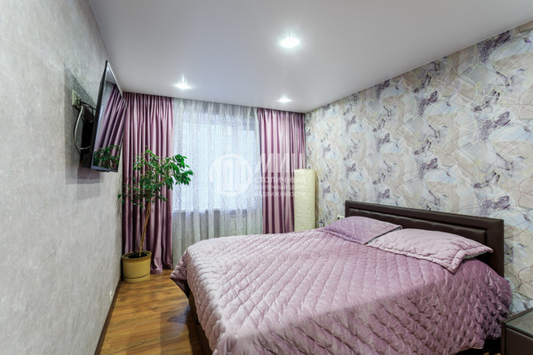 Продам трехкомнатную (3-комн.) квартиру, Артековская ул, 9к1, Москва г