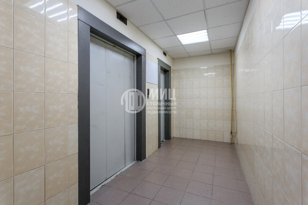 Продам трехкомнатную (3-комн.) квартиру, Артековская ул, 9к1, Москва г