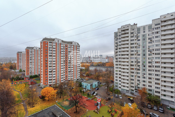 Продам трехкомнатную (3-комн.) квартиру, Артековская ул, 9к1, Москва г