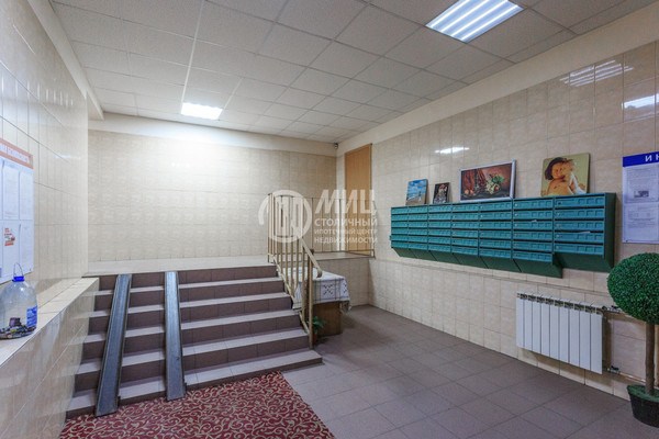 Продам трехкомнатную (3-комн.) квартиру, Артековская ул, 9к1, Москва г
