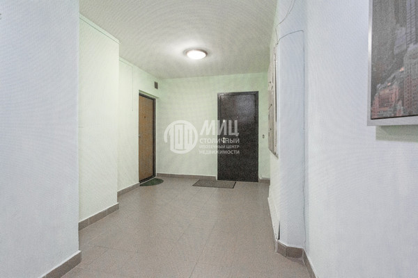 Продам трехкомнатную (3-комн.) квартиру, Артековская ул, 9к1, Москва г