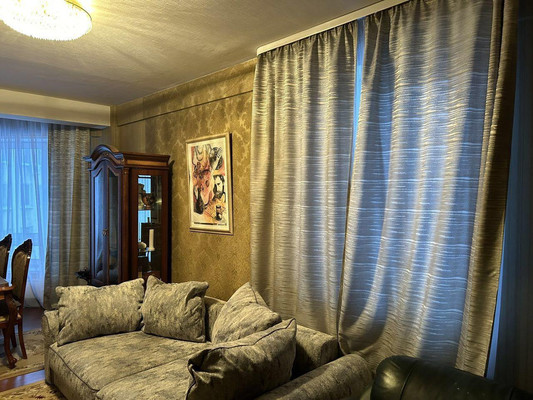 Продам трехкомнатную (3-комн.) квартиру, Кузнечная ул, 79, Екатеринбург г