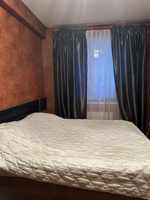 Продам трехкомнатную (3-комн.) квартиру, Кузнечная ул, 79, Екатеринбург г