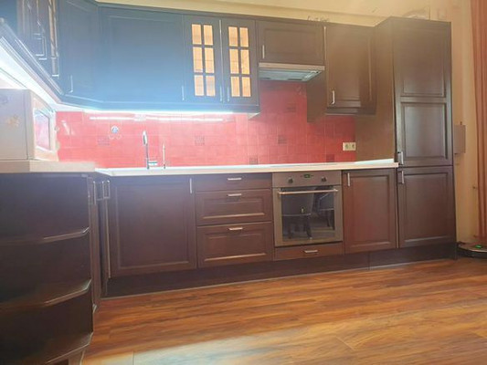 Продам трехкомнатную (3-комн.) квартиру, Бажова ул, 51, Екатеринбург г