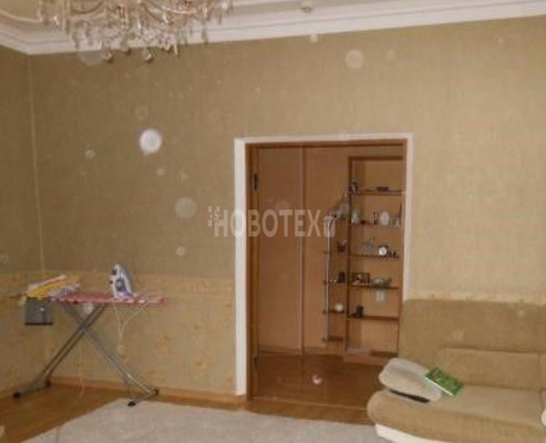 Продам трехкомнатную (3-комн.) квартиру, Кладковая ул, 1, Каневская ст-ца