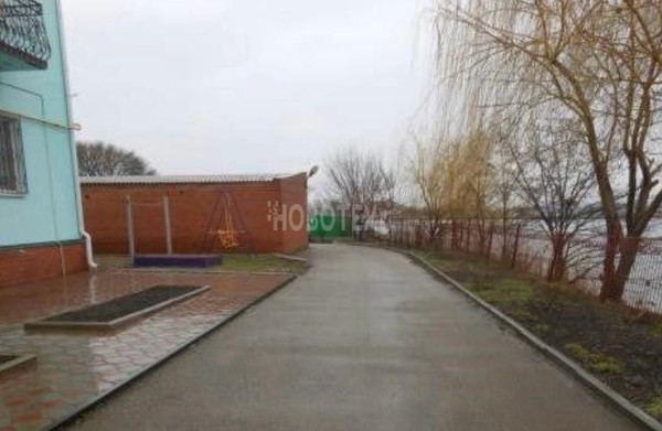 Продам трехкомнатную (3-комн.) квартиру, Кладковая ул, 1, Каневская ст-ца