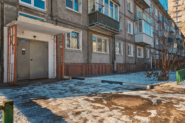 Продам однокомнатную (1-комн.) квартиру, Серафимовича ул, 8, Иркутск г