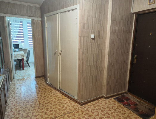 Продам двухкомнатную (2-комн.) квартиру, Севастопольская ул, 4, Новофедоровка пгт