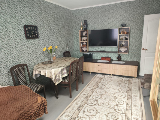 Продам двухкомнатную (2-комн.) квартиру, Севастопольская ул, 4, Новофедоровка пгт