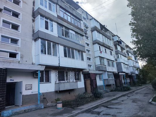 Продам двухкомнатную (2-комн.) квартиру, Севастопольская ул, 4, Новофедоровка пгт